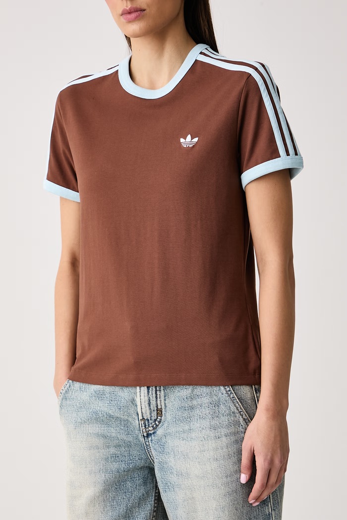 T-shirt damski bawełniany z elastanem Cali adidas Originals LL0447 brązowy