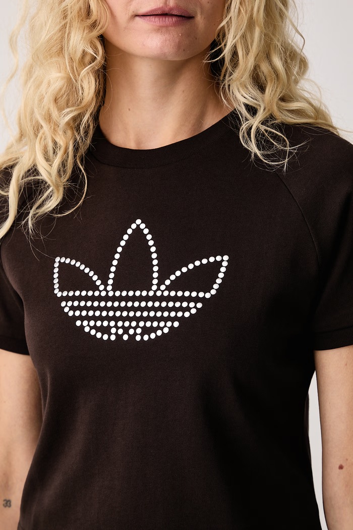 T-shirt damski bawełniany adidas Originals KT4670 brązowy