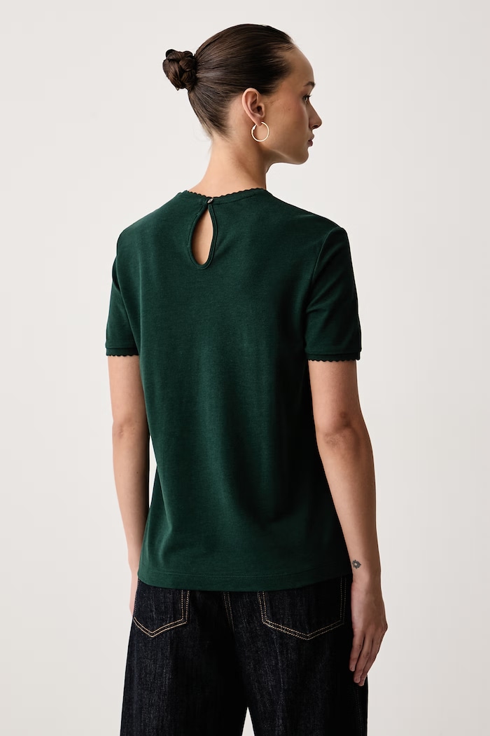 Odzież Lacoste T-shirt damski z lyocellem TF8366 zielony