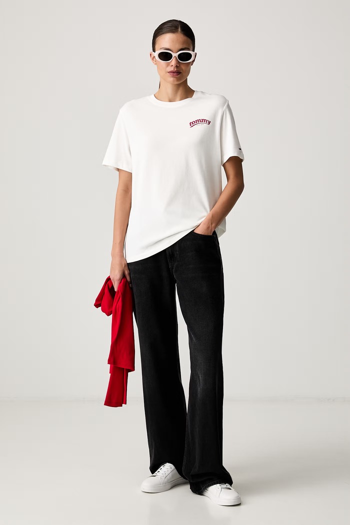 Tommy Jeans kratka majica ženska bombažna DW0DW23526 bela AW26