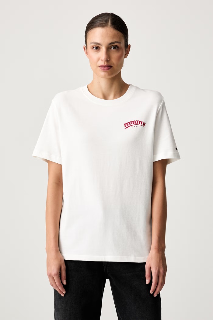 Oblačila Tommy Jeans kratka majica ženska bombažna DW0DW23526 bela