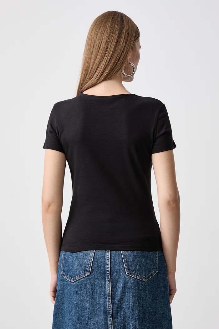 Ρούχα Tommy Jeans T-shirt γυναικείο βαμβακερό DW0DW23272 μπορντό