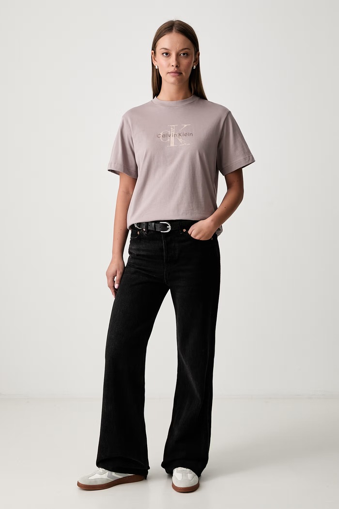 Calvin Klein Jeans T-shirt damski bawełniany LV047H802G fioletowy AW26