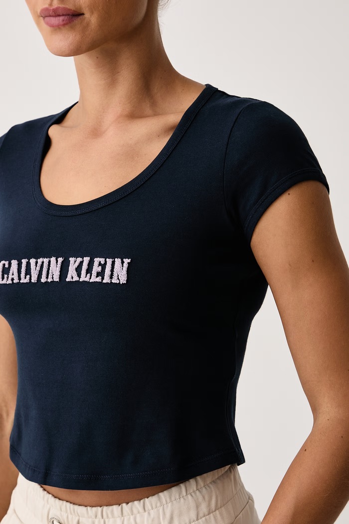 T-shirt damski bawełniany z elastanem Calvin Klein Jeans LV047H829G granatowy