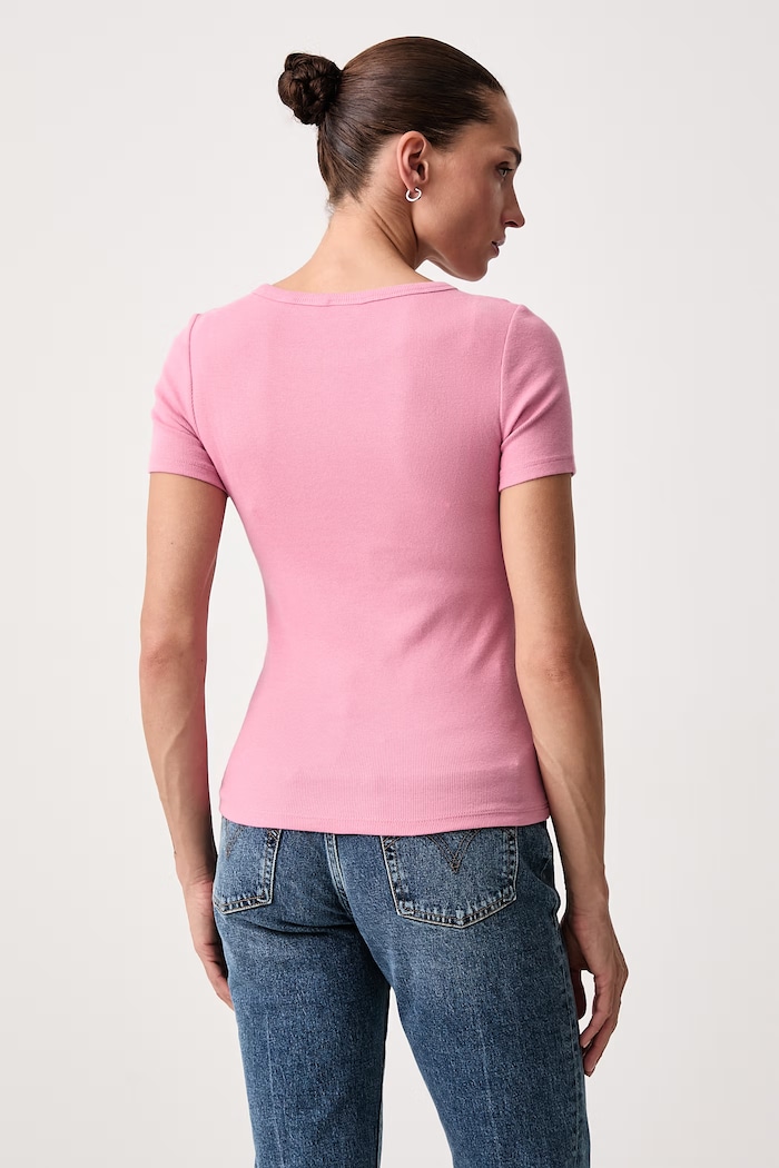 Odzież Levi's T-shirt damski bawełniany z elastanem HAYES 001J3 różowy
