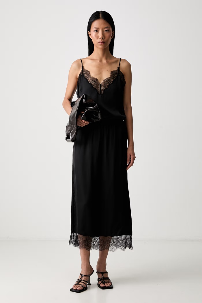 Anine Bing MAEL top damski z jedwabiem gładki A.07.12602.BLK26 czarny AW26