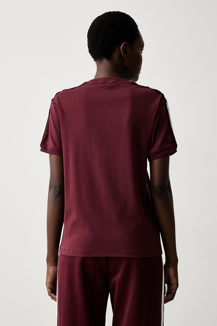 Odzież adidas Originals T-shirt damski bawełniany z elastanem Lace Injection LG4265 bordowy