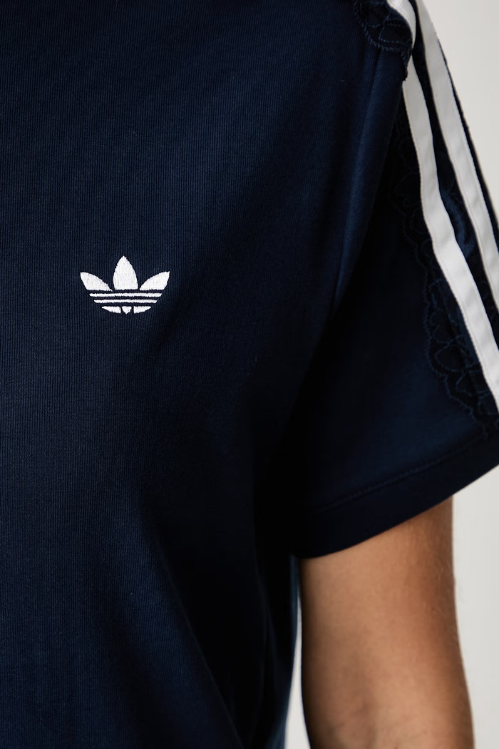 adidas Originals T-shirt damski bawełniany z elastanem Lace Injection LG4264 granatowy