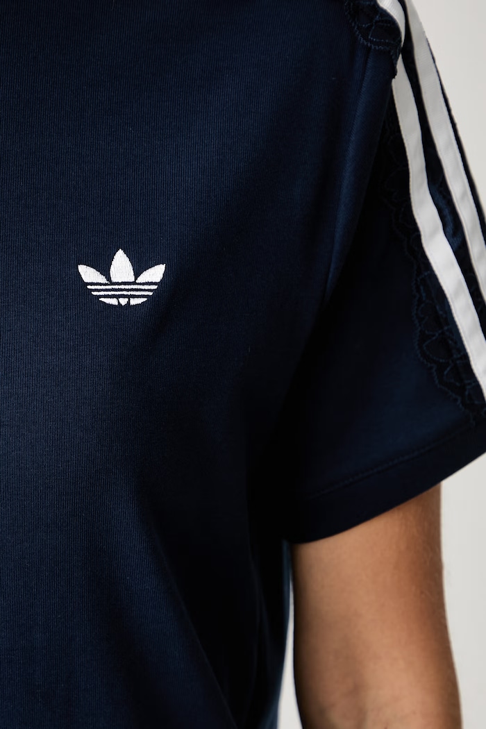 adidas Originals T-shirt damski bawełniany z elastanem Lace Injection LG4264 granatowy