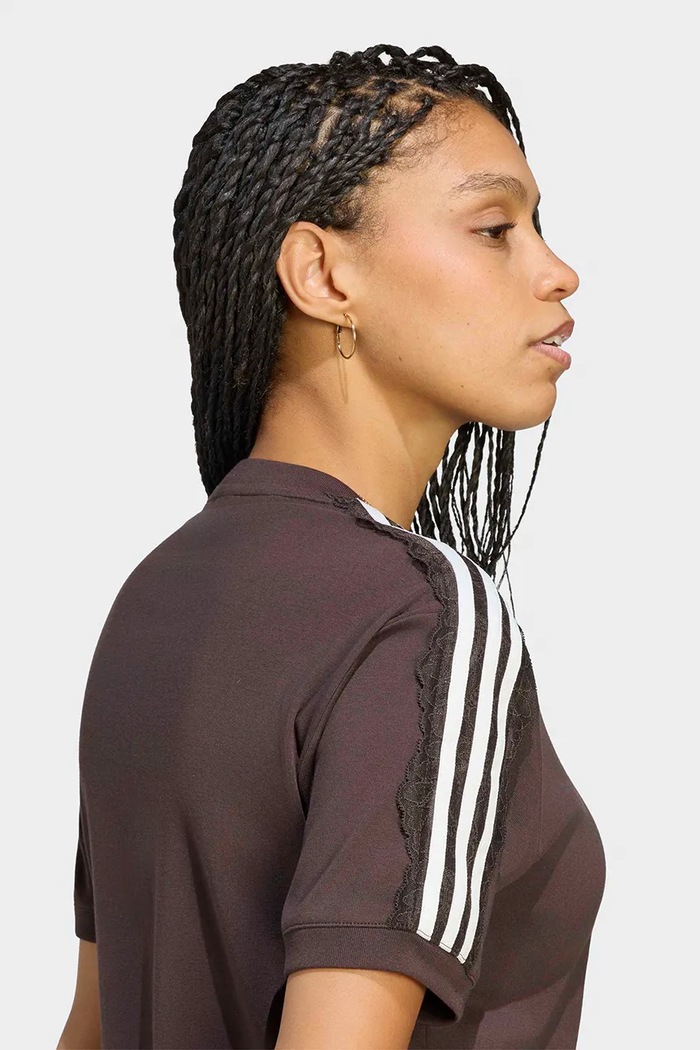 T-shirt damski bawełniany z elastanem Lace Injection adidas Originals brązowy LG4261
