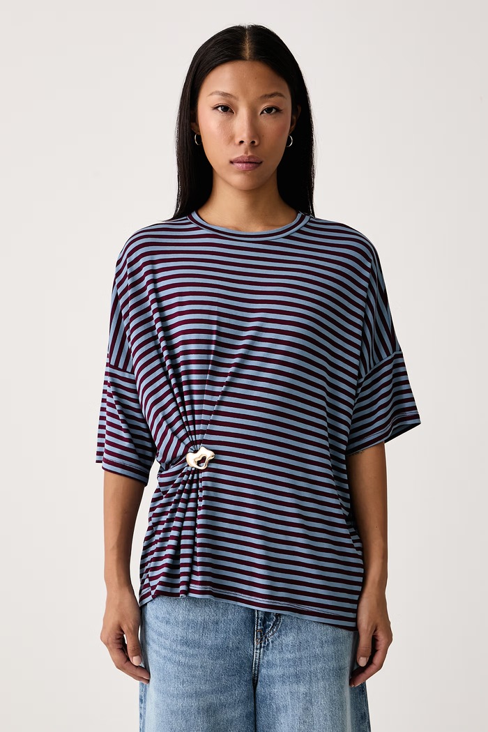Essentiel Antwerp T-shirt damski z wiskozy Kriss bordowy Kriss.K2WN