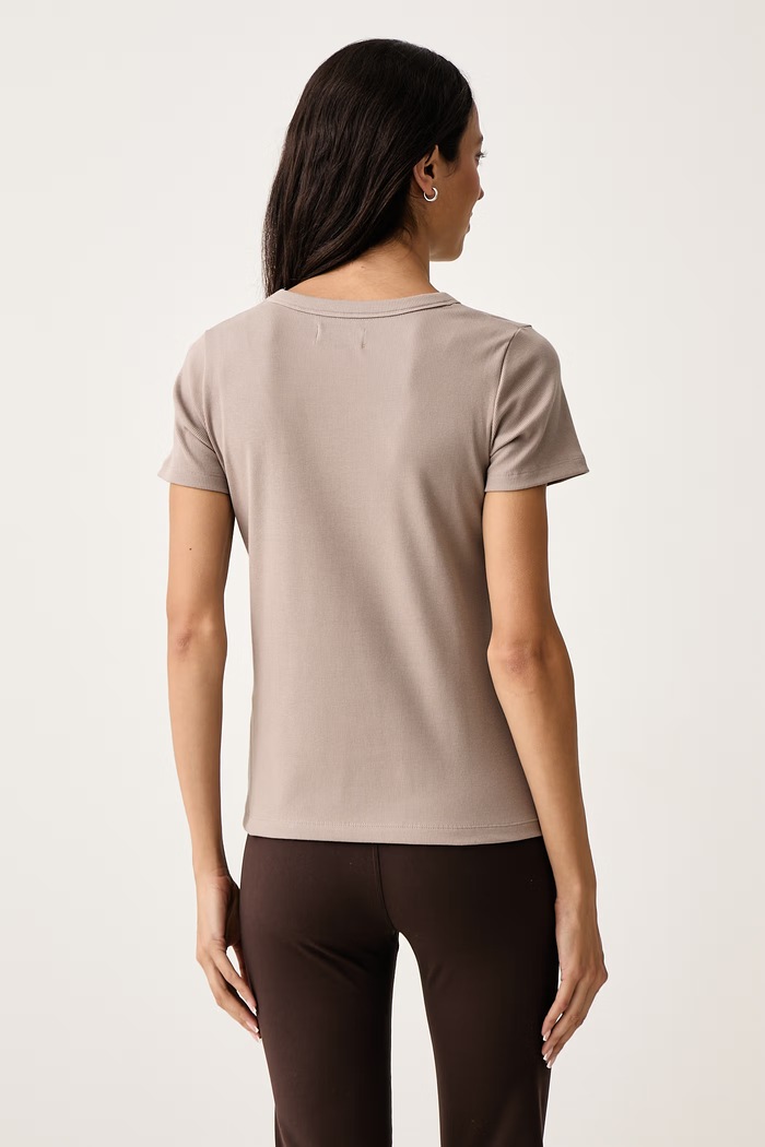 Odzież DKNY T-shirt lounge damski z bawełną YI10125 beżowy