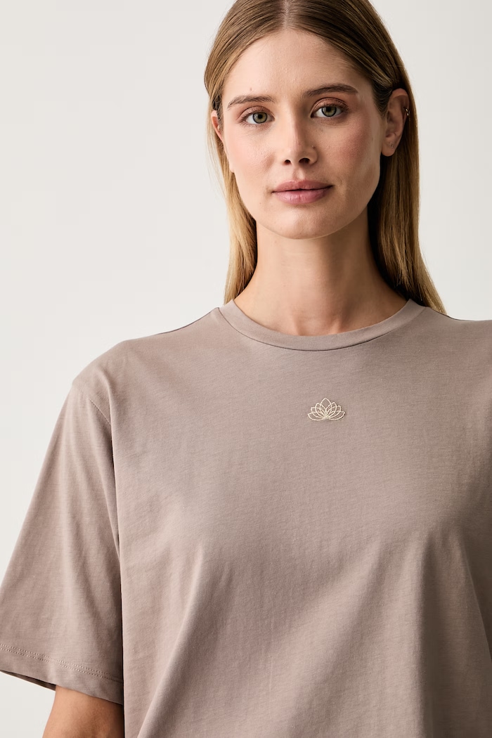 EA7 Emporio Armani T-shirt treningowy damski bawełniany brązowy AF21060.7W001345