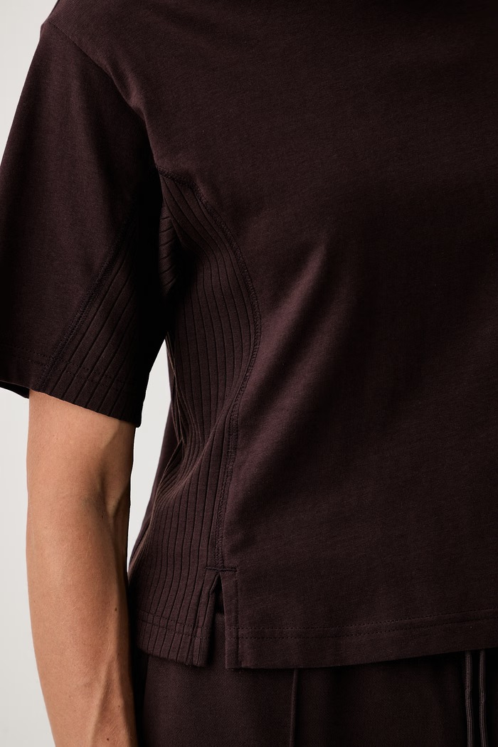 Puma T-shirt damski bawełniany HER 694030 brązowy