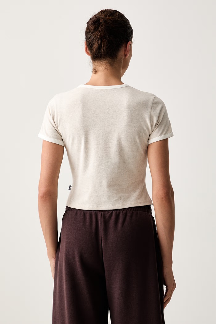 Odjeća New Balance majica za žene od pamuka s elastanom WT62O4MBLIT bež