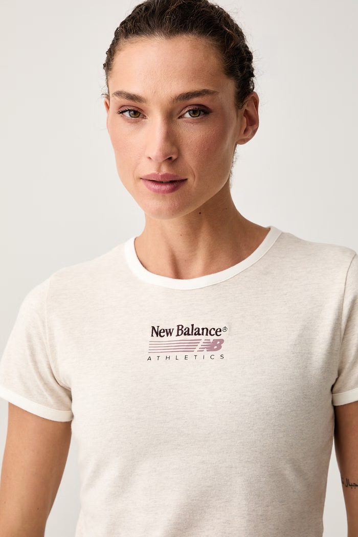 New Balance majica za žene od pamuka s elastanom bež WT62O4MBLIT