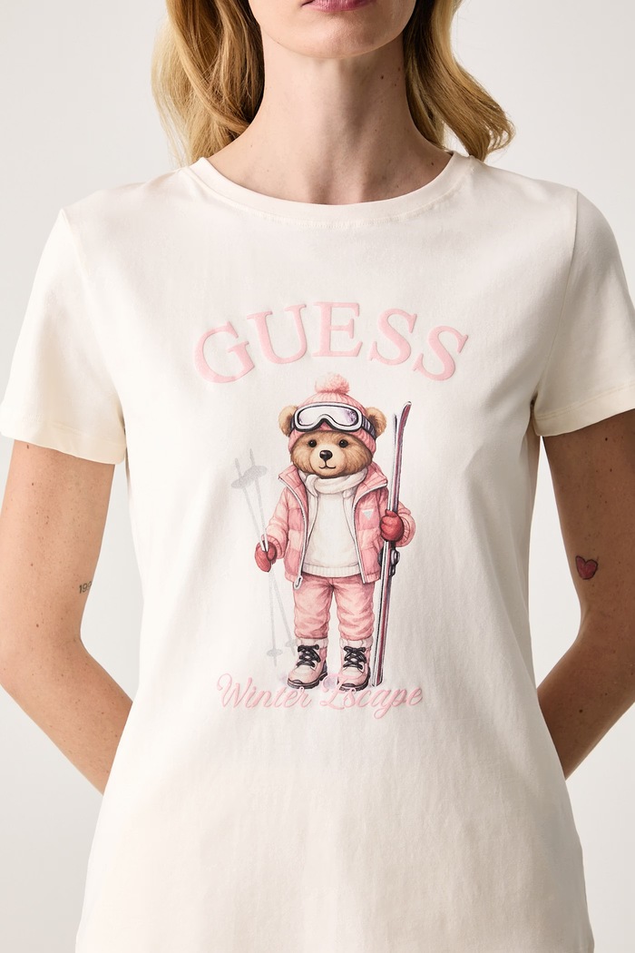 T-shirt damski z bawełną FABRIZIA Guess V6BI19.K6749 beżowy