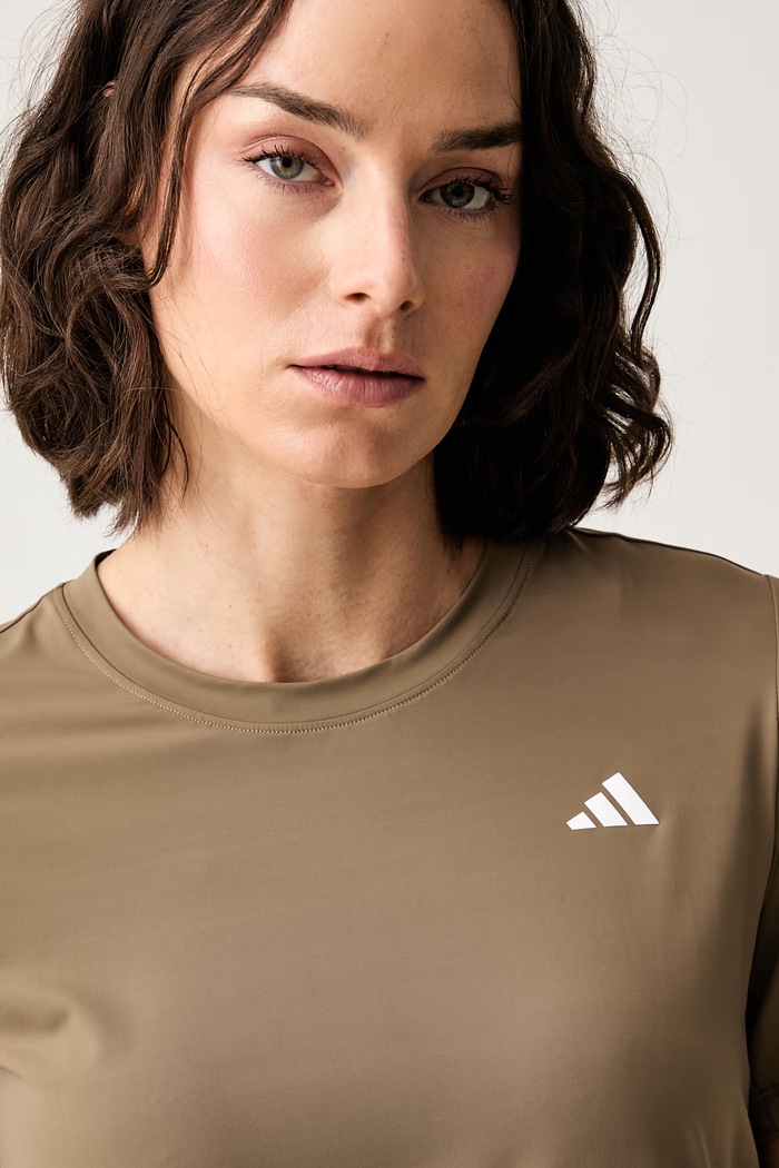 adidas Performance T-shirt treningowy damski Strength Essentials beżowy KV6944