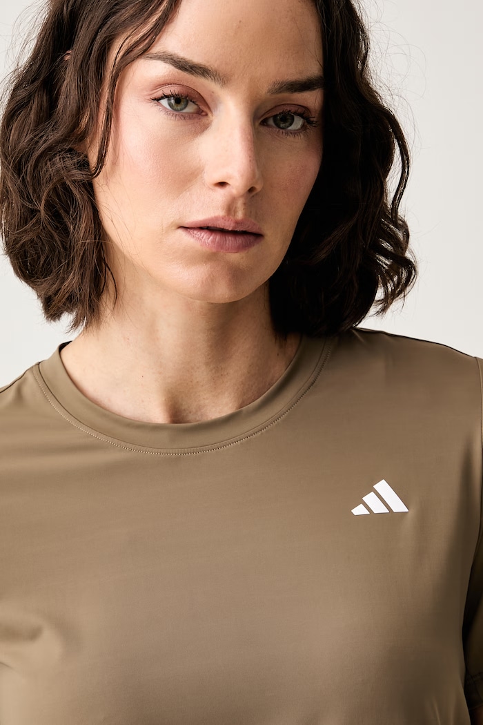 adidas Performance T-shirt treningowy damski Strength Essentials beżowy KV6944