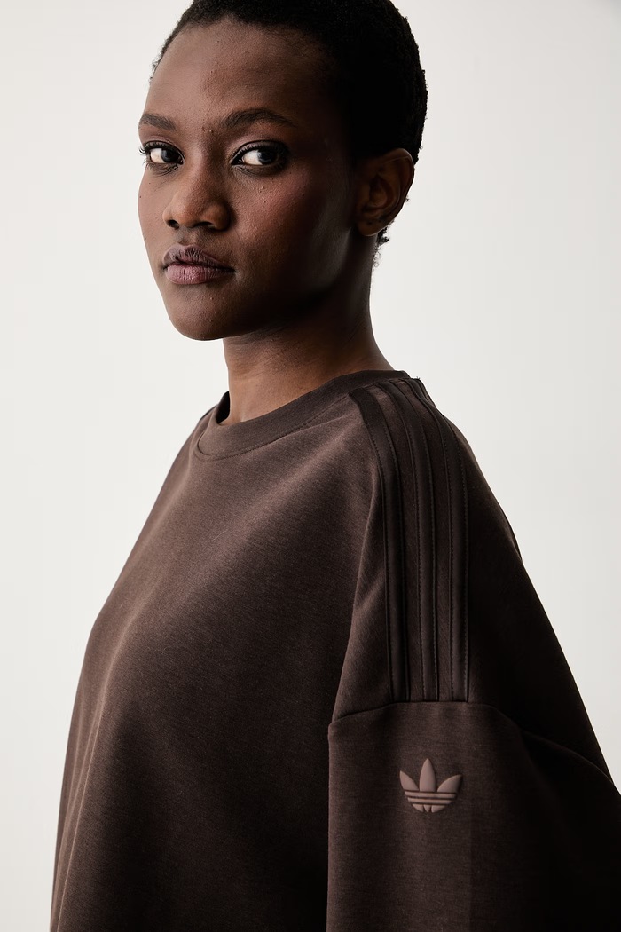 adidas Originals oversize t-shirt γυναικείο με lyocell καφέ KZ1131