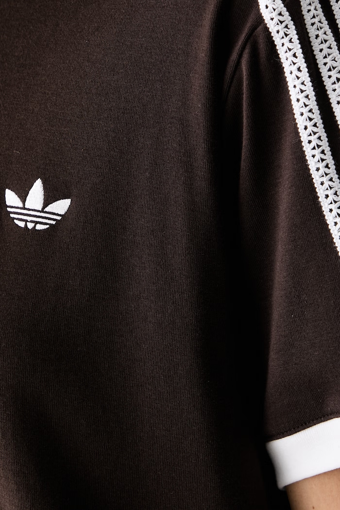 adidas Originals T-shirt damski bawełniany z elastanem KX1883 brązowy