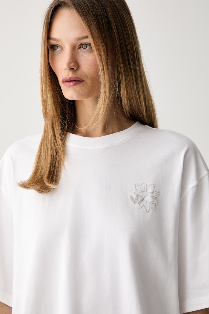 adidas Originals T-shirt oversize damski bawełniany Floral biały KX1879
