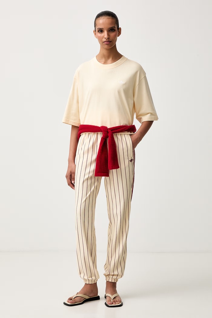 adidas Originals kratka majica ženska bombažna Essentials KT4803 rumena AW26