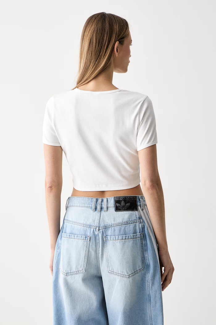 Odzież adidas Originals crop top damski z bawełną Essentials KT4758 biały