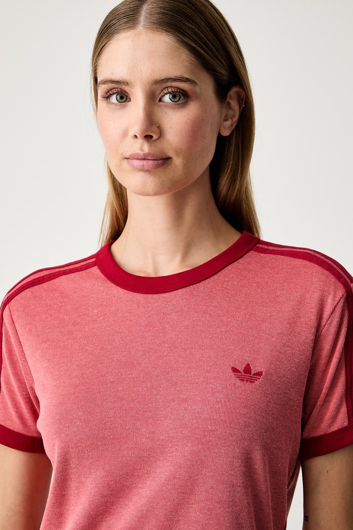Odzież adidas Originals T-shirt basic damski z bawełną Heather KS9989 czerwony