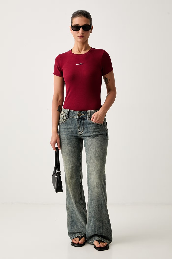 Guess Jeans T-shirt damski bawełniany z elastanem W6YP13.K3819 bordowy AW26