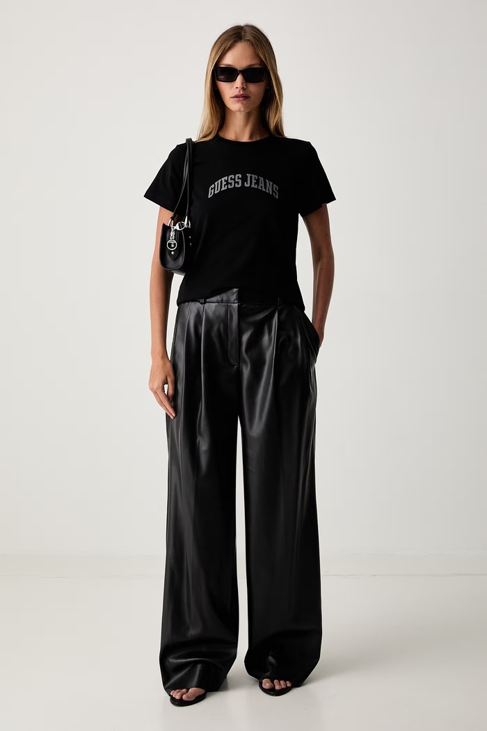 Guess Jeans kratka majica ženska z bombažem W6YI50.K4678 črna AW26