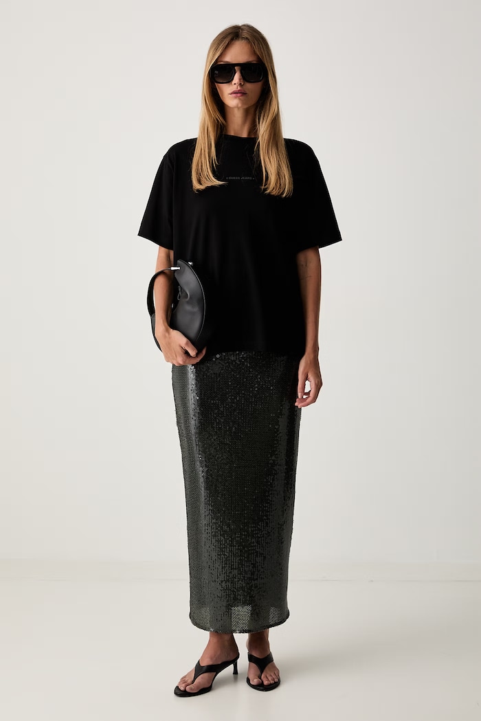 Guess Jeans kratka majica ženska bombažna W6YI11.K3690 črna AW26