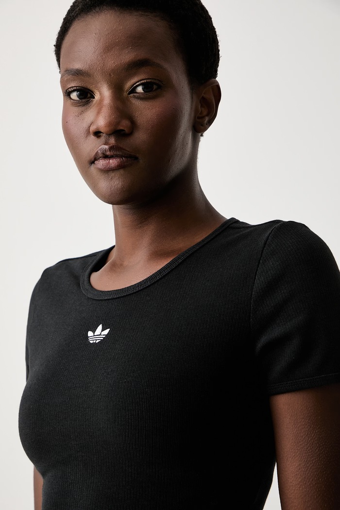 adidas Originals crop top γυναικείο με βισκόζη Essentials μαύρο KR3601