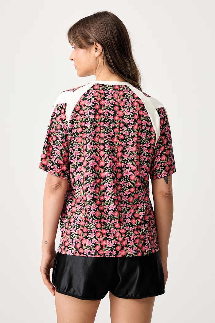 Odzież adidas T-shirt damski x Farm Rio KR0241 różowy