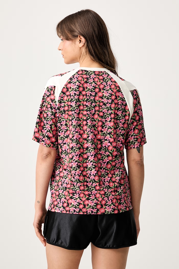 Odzież adidas T-shirt damski x Farm Rio KR0241 różowy