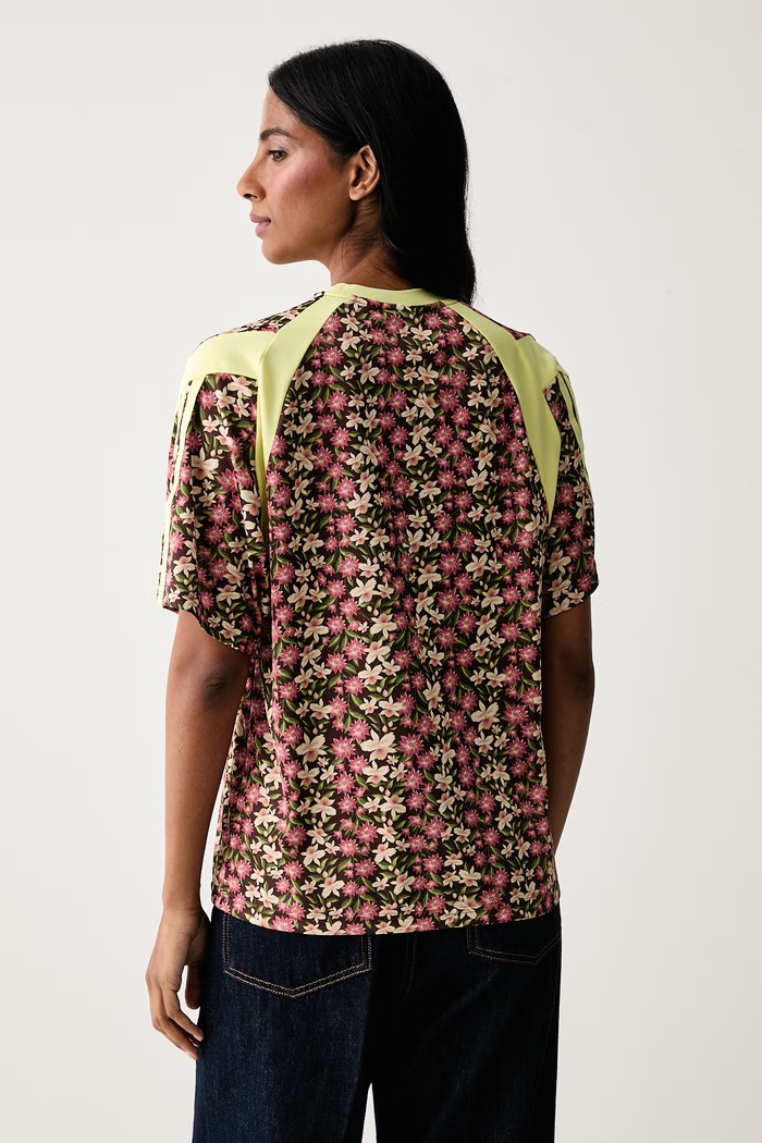 Odzież adidas T-shirt damski x Farm Rio KR0240 żółty
