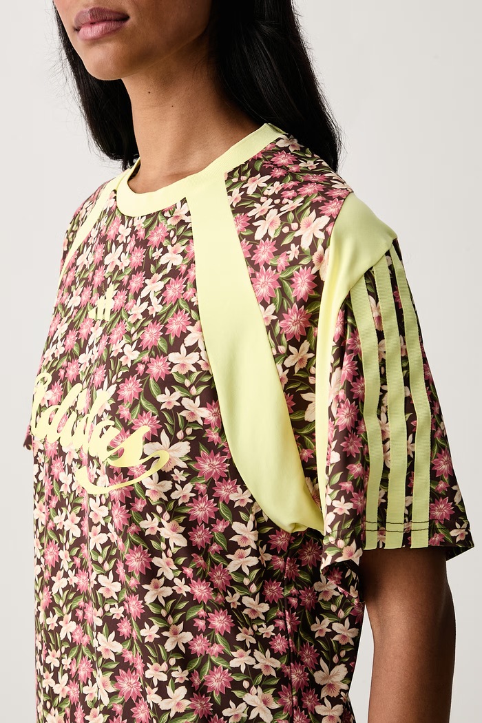 T-shirt damski x Farm Rio adidas KR0240 żółty