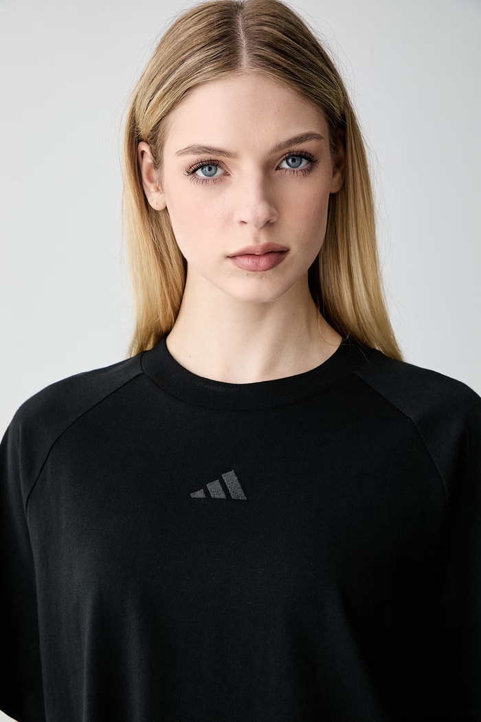 adidas T-shirt oversize damski bawełniany czarny KF2433