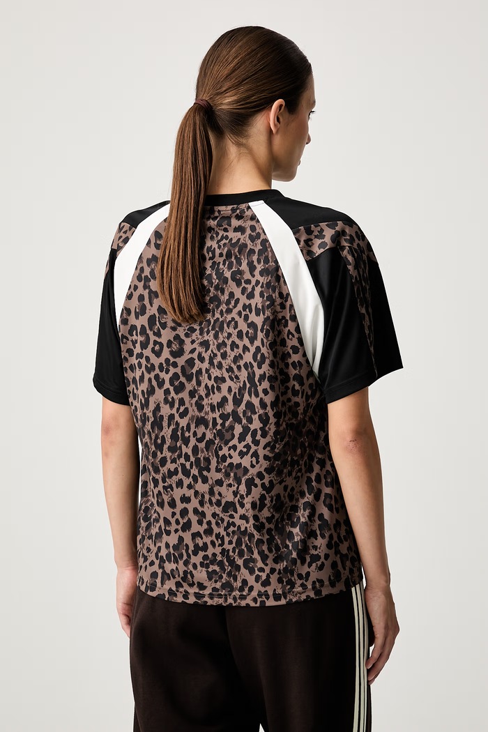 Odzież adidas T-shirt damski House of Tiro KV0905 brązowy