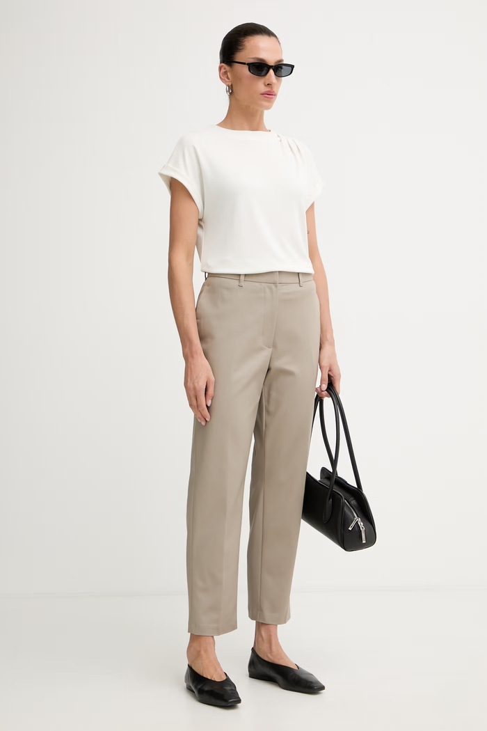 Calvin Klein T-shirt damski LV044G221G beżowy AW26