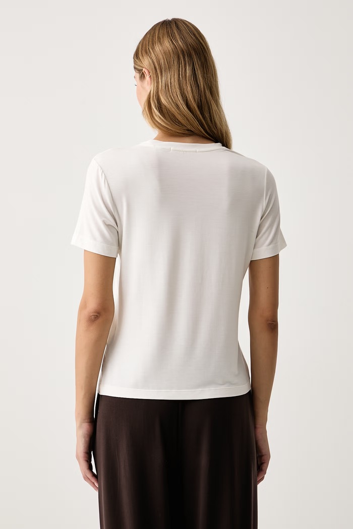 Odzież Guess T-shirt damski z modalem MARIKA O6GI00.KBF92 beżowy