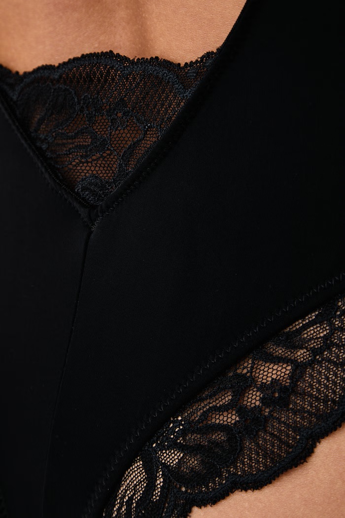 Bodi za žene SELENA Guess crna O6BM16.K5071