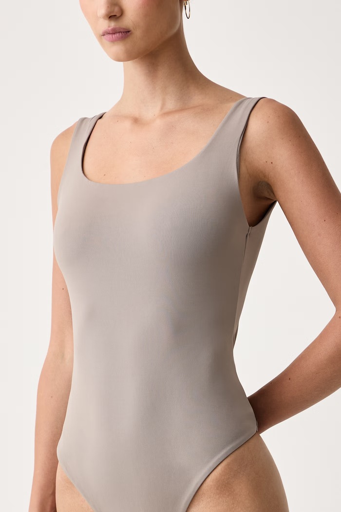 Oblečenie Guess Body dámske LOTUS V6YP17.K4709 béžová