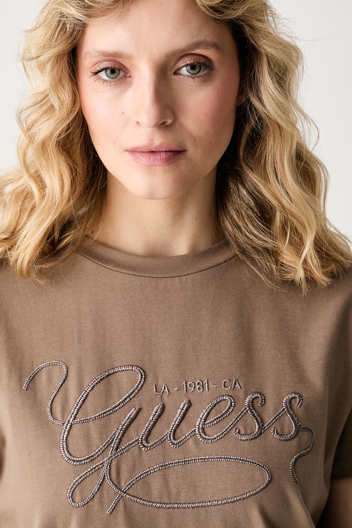 Одежда Guess футболка для женщин из хлопка SYRMA V6YI17.K4319 бежевый