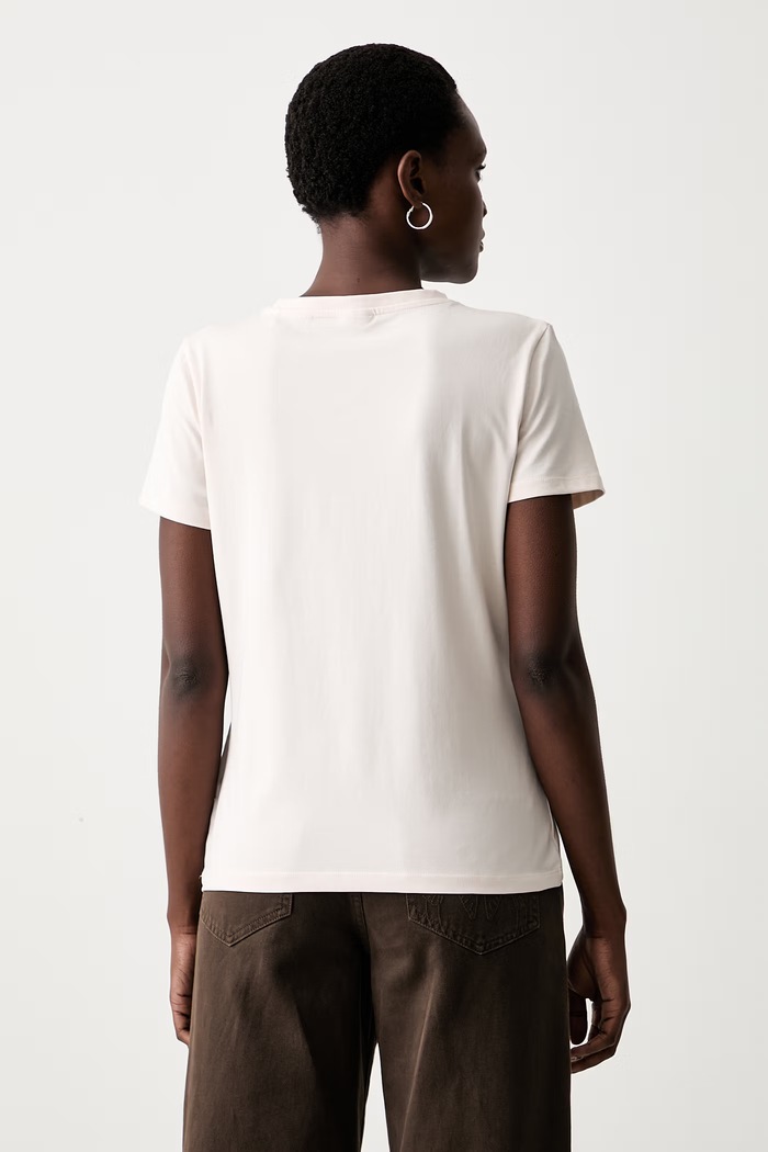 Odzież Guess T-shirt damski z bawełną LUNITA V6YI08.K4689 beżowy