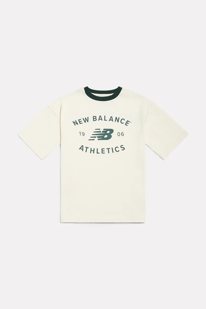 New Balance T-shirt dziecięcy bawełniany beżowy YT62O7WX