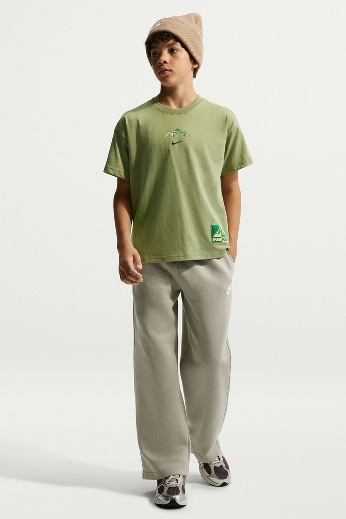Nike T-shirt dziecięcy bawełniany Nike Sportswear IX6077 zielony AW26