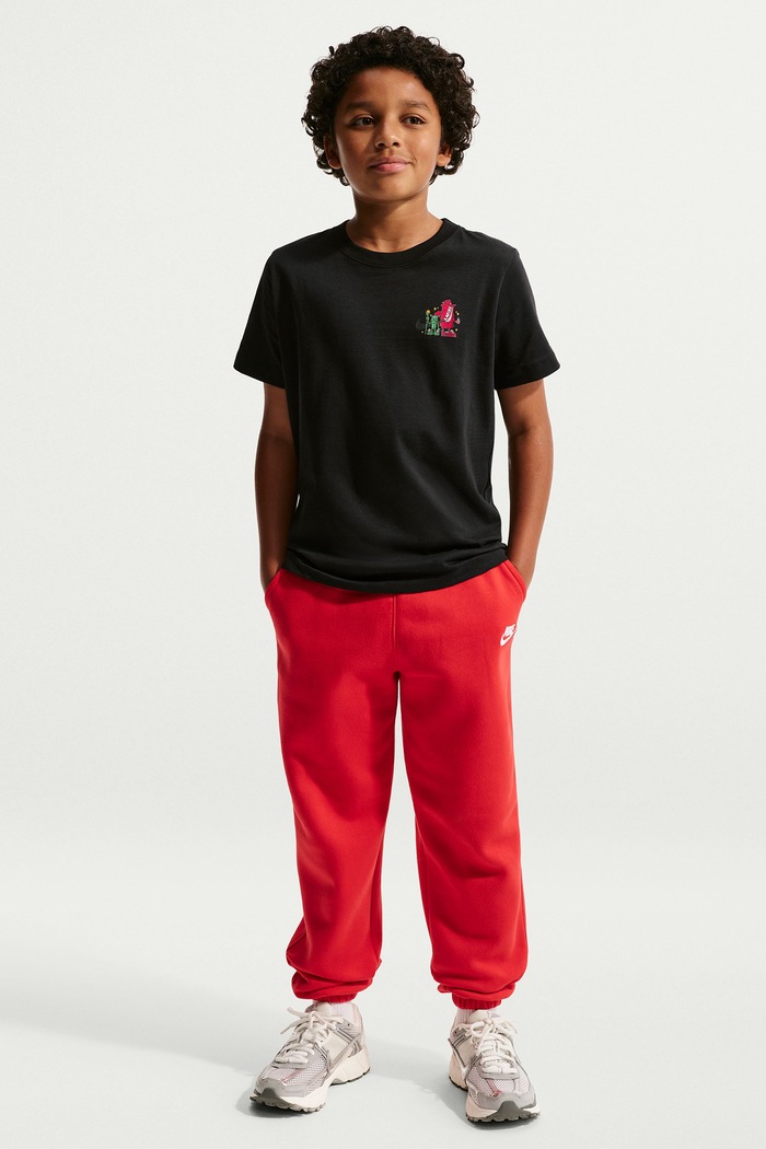 Nike T-shirt dziecięcy bawełniany Nike Sportswear IO2179 czarny AW26