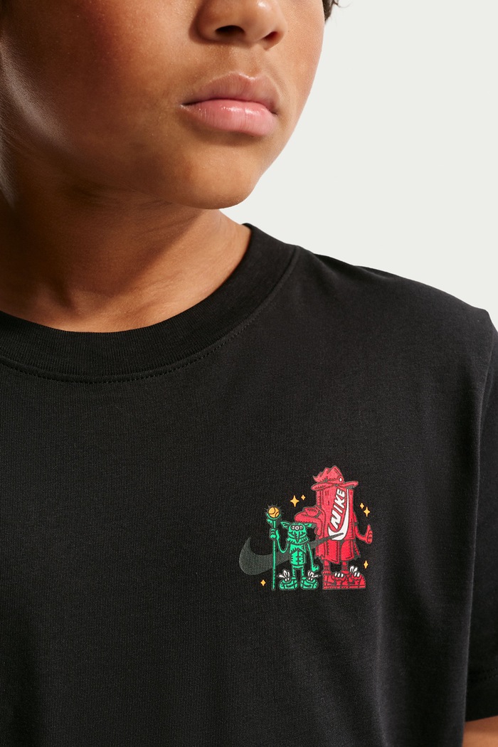 T-shirt dziecięcy bawełniany Nike Sportswear Nike czarny IO2179