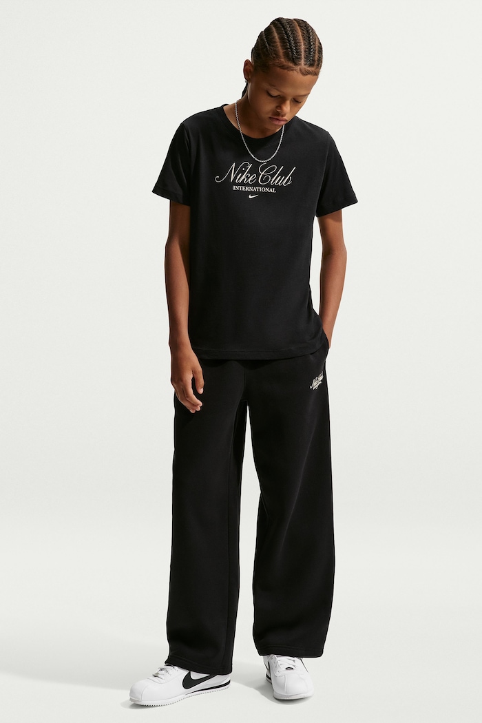 Nike T-shirt dziecięcy bawełniany Nike Sportswear Club czarny IV6564